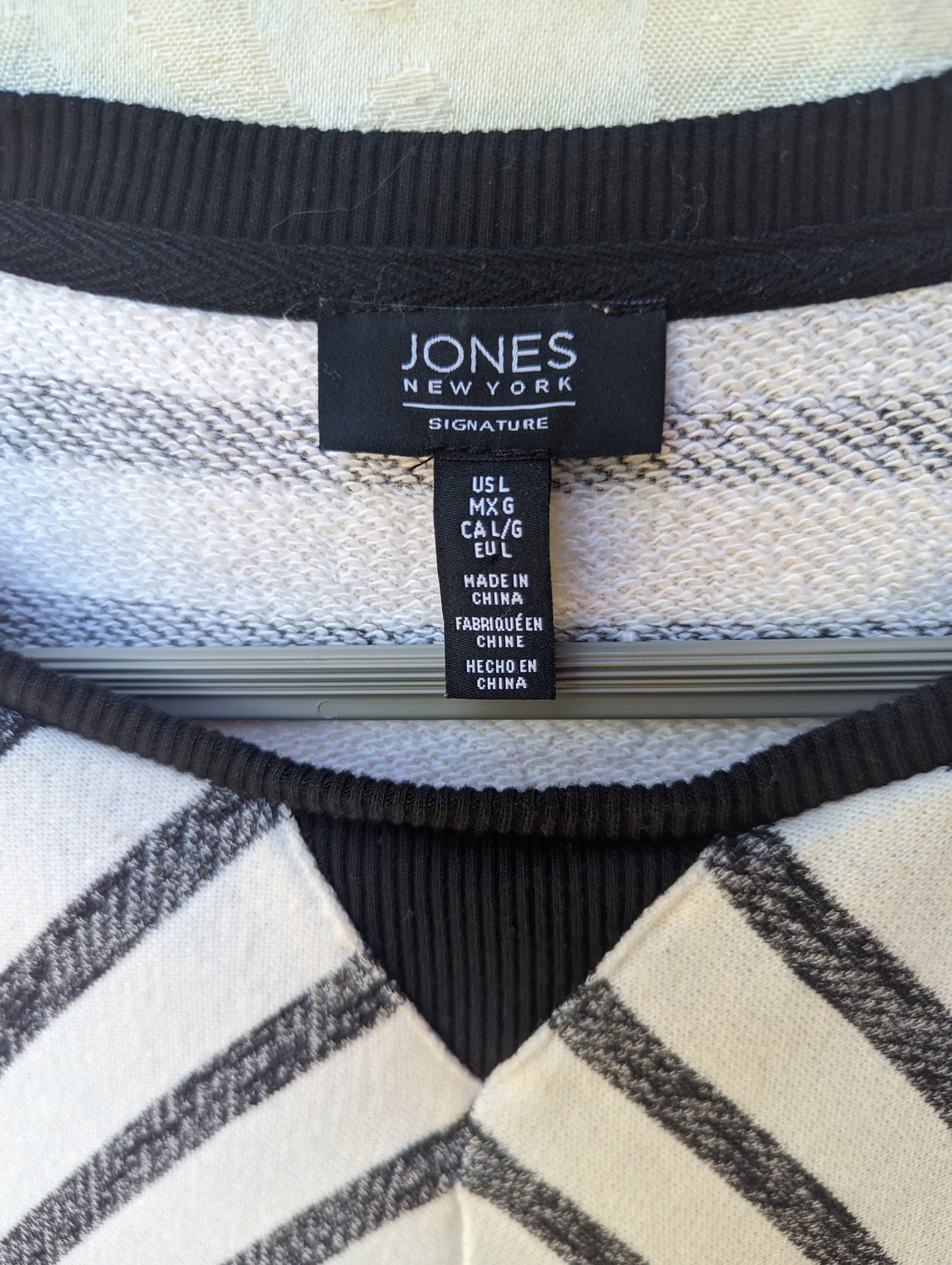 Jones New York Signature Women's Black White Striped Knit Sweater Size Large