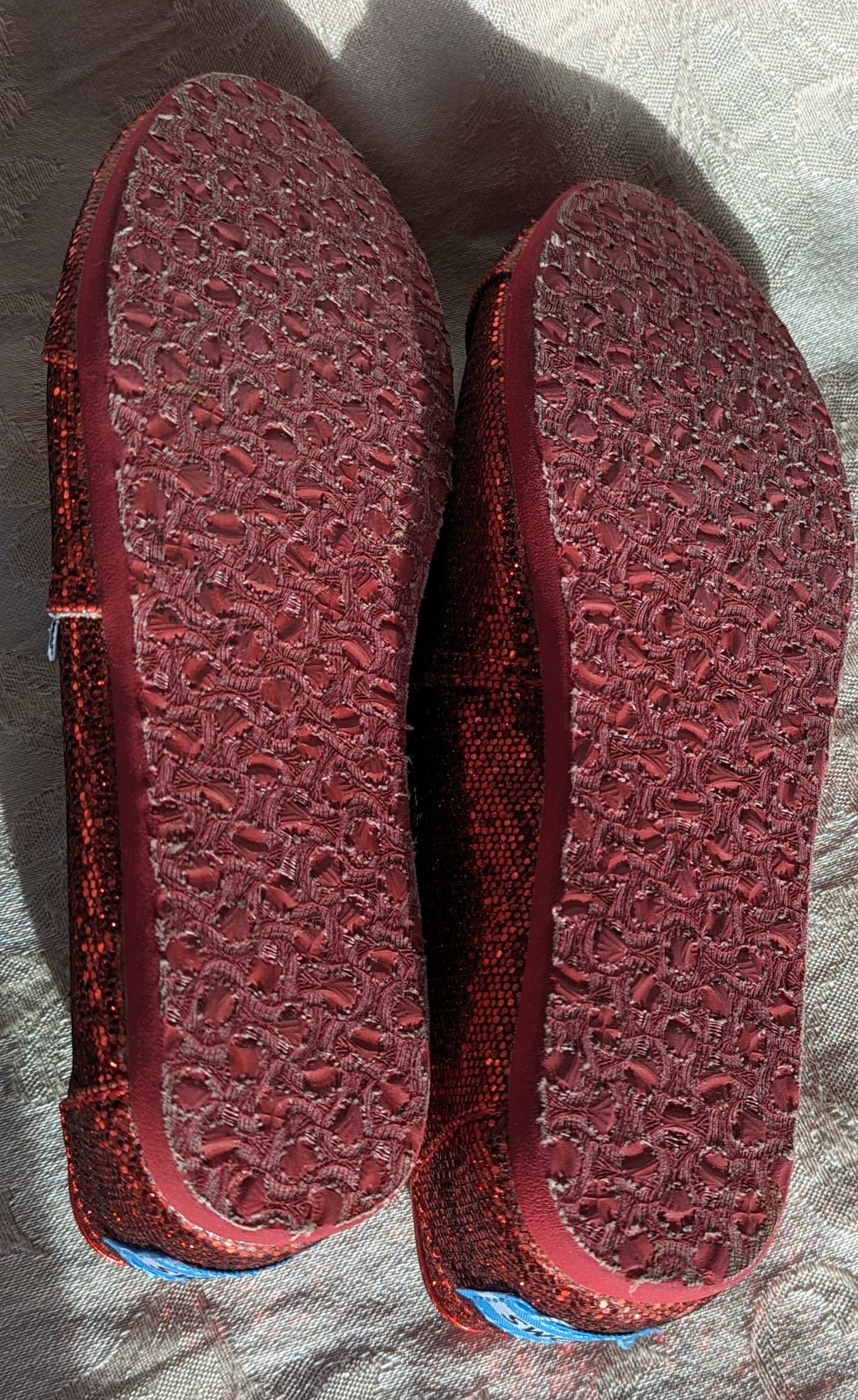 TOMS Classics Red Sequins Girls Slip on Shoes Size Youth 1 Worn Once!