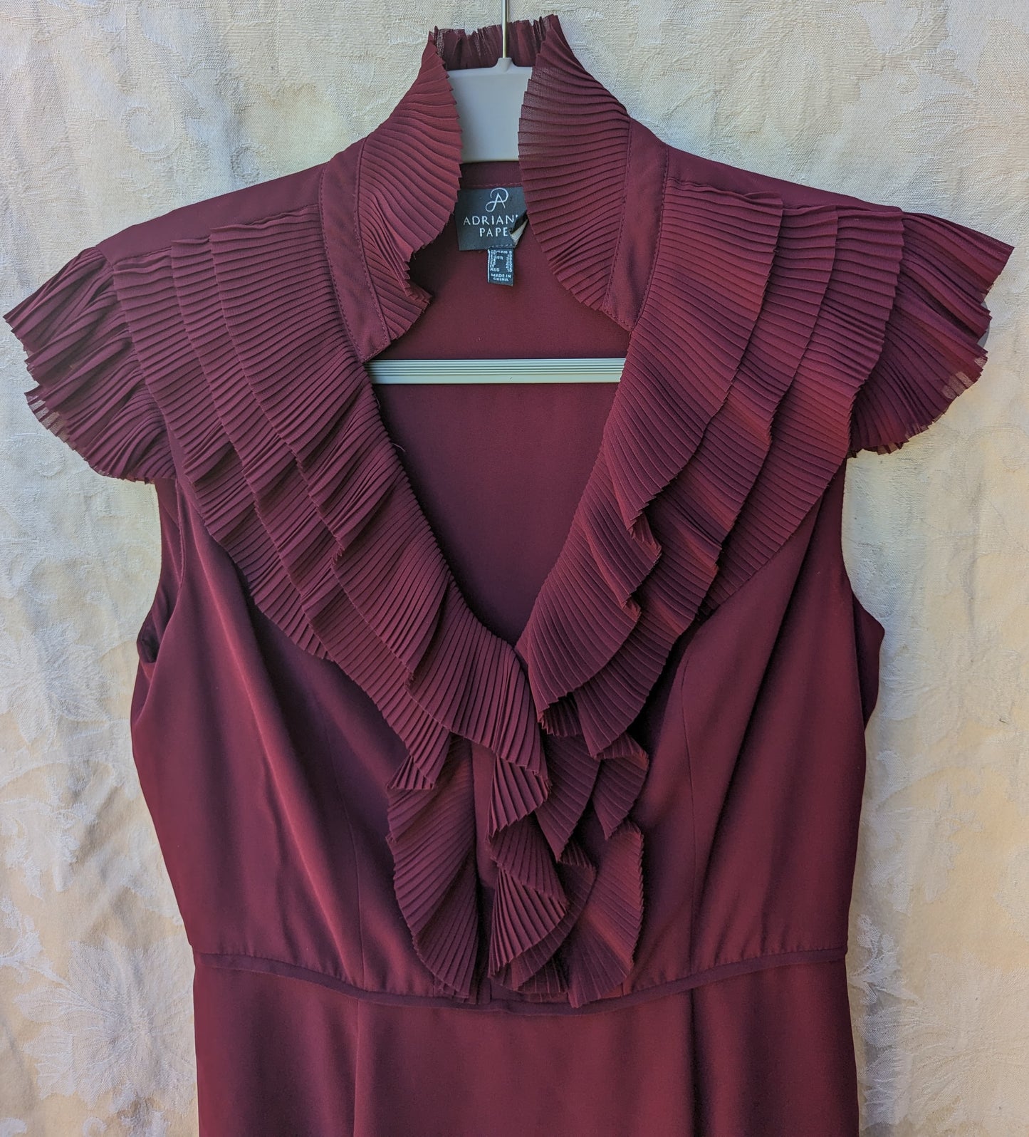 Adrianna Papell Sleeveless Burgundy Ruffle Neck Fit & Flare Dress Size 6